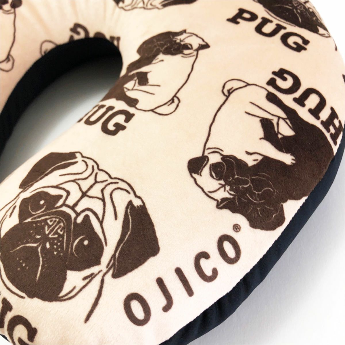 ぬいぐるみネックピロー「PUG」 | TシャツのOJICO